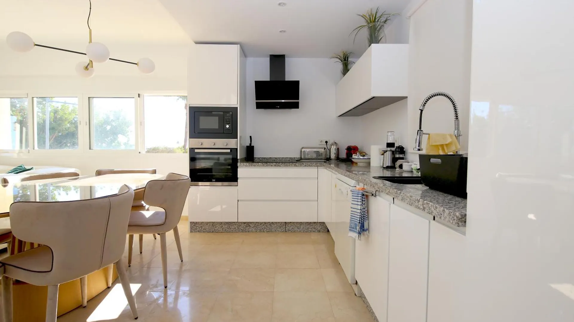 Estepona Port Apartment Aisha